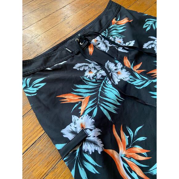 O'NEILL Hyperfreak Black Floral Boardshorts sz 32 - Picture 2 of 13